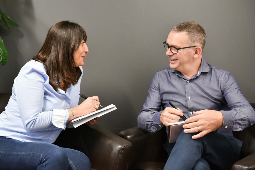 Séance de coaching professionnel entre une coach et son client, CoachingWays France